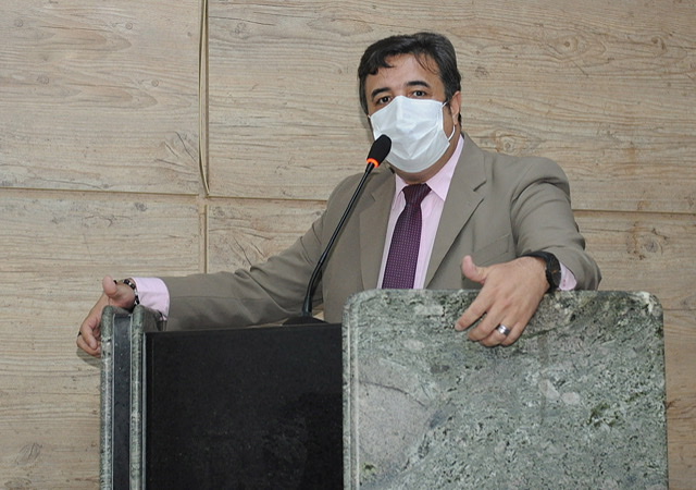 Os motivos de Bruno Lambreta para votar em Eduardo Leite