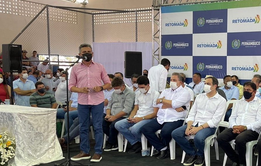 Doriel Barros acompanha Paulo Câmara no Plano Retomada