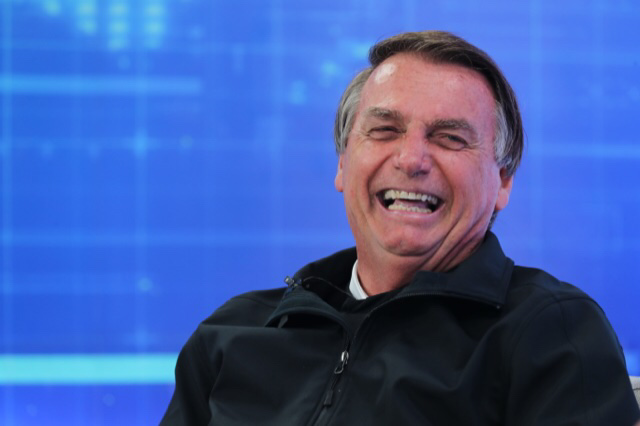 Filiação de Bolsonaro ao PL é suspensa