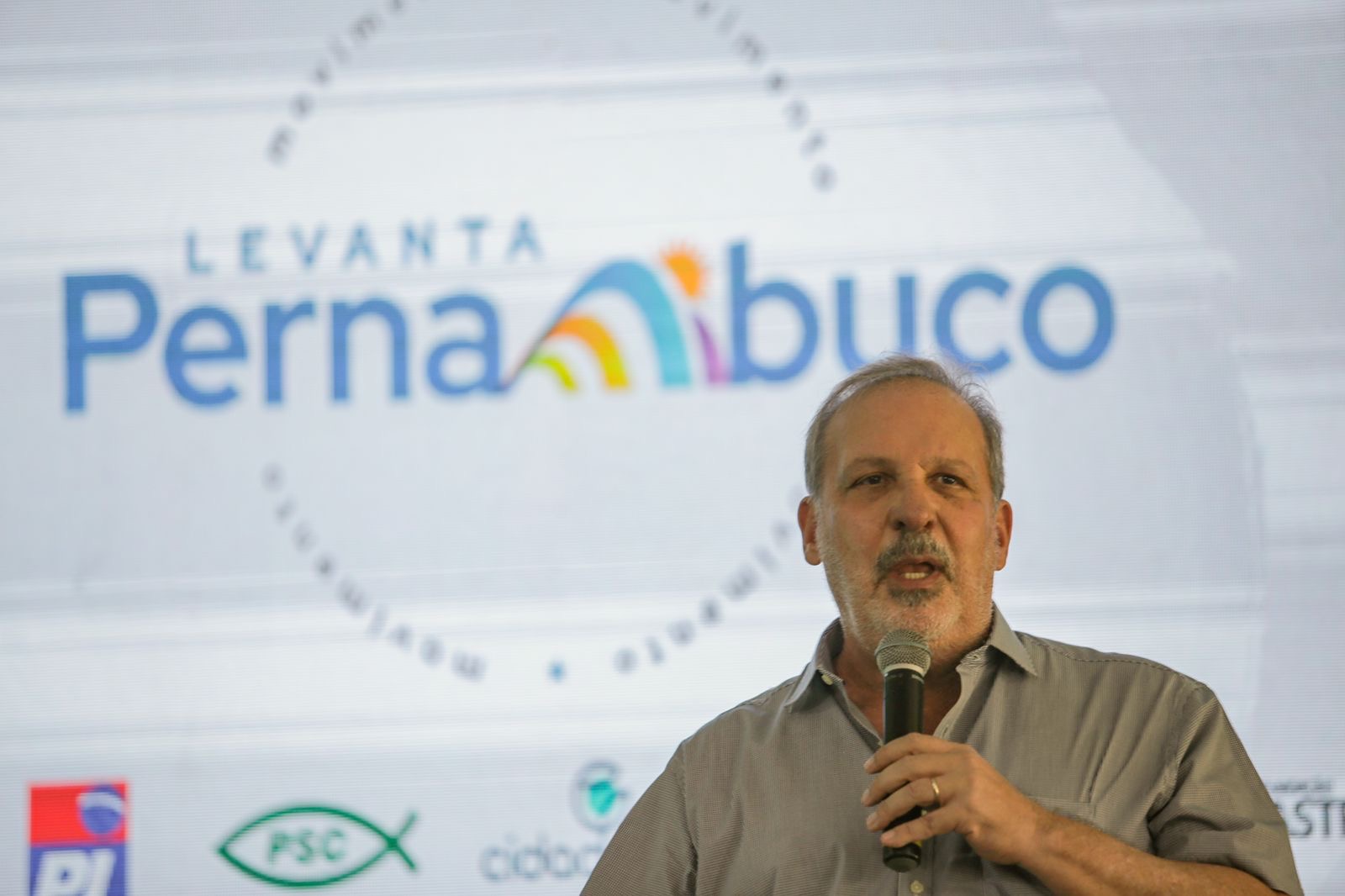 Em Vicência, Armando diz que oposição vai incorporar novas lideranças