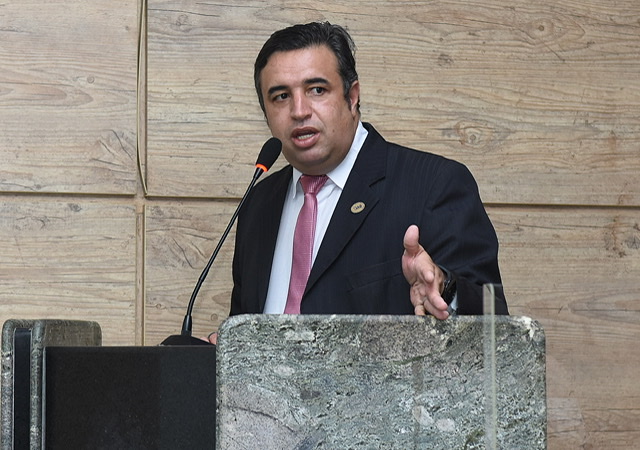 Bruno Lambreta registra voto nas prévias do PSDB