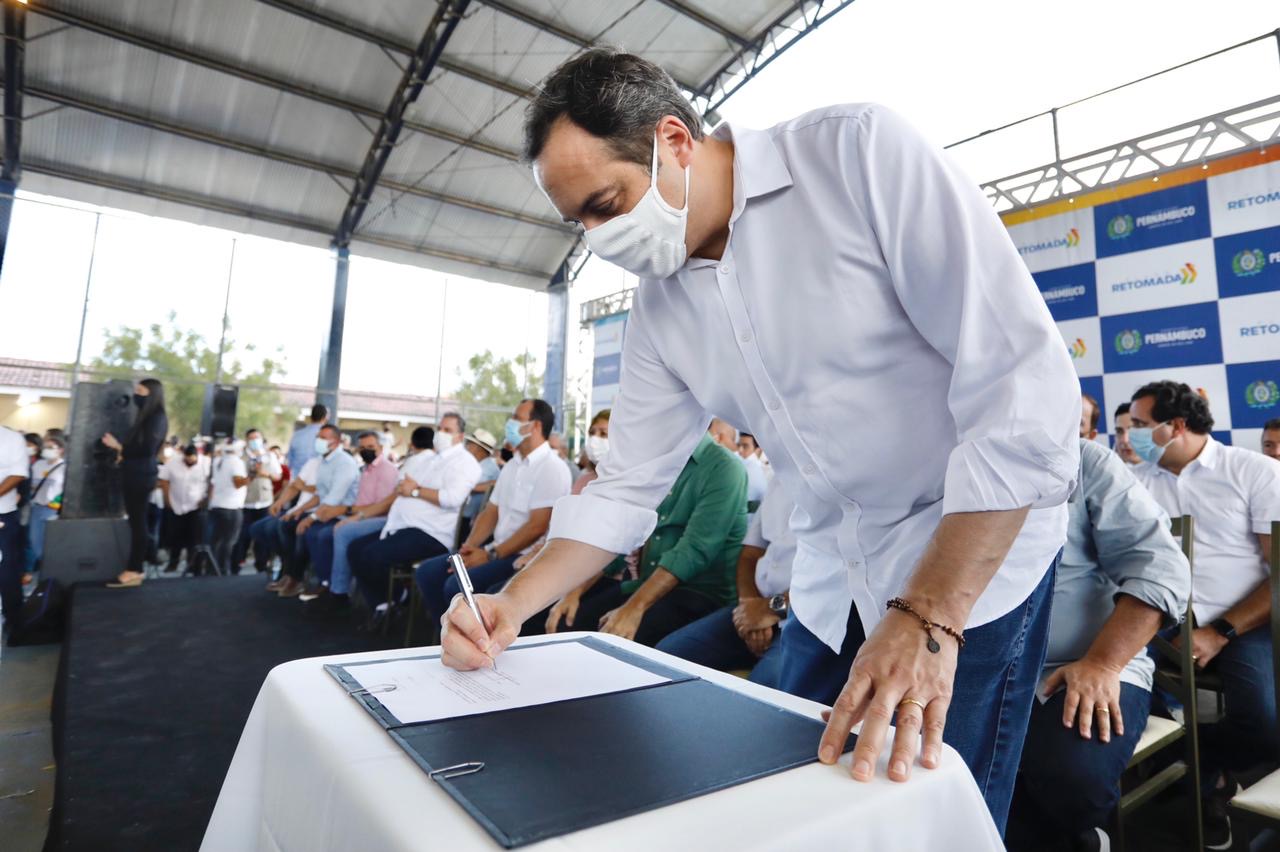 Paulo anuncia mais de R$ 20 milhões para o Agreste Meridional