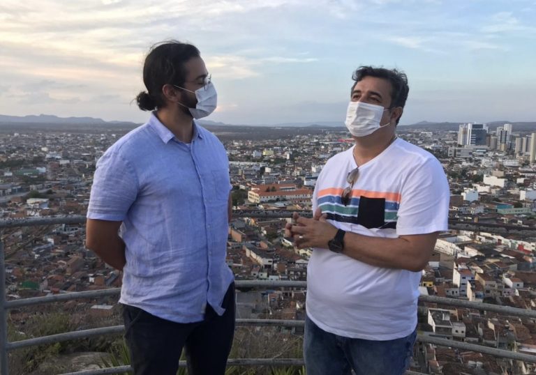 Bruno Lambreta recebe Túlio Gadêlha em Caruaru