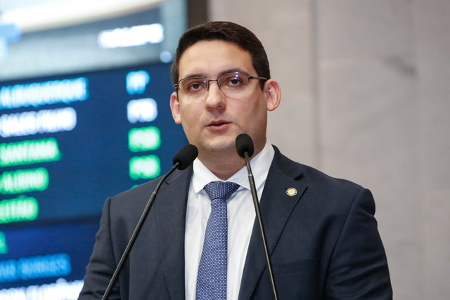 Deputado cobra medidas para redução do preço da gasolina