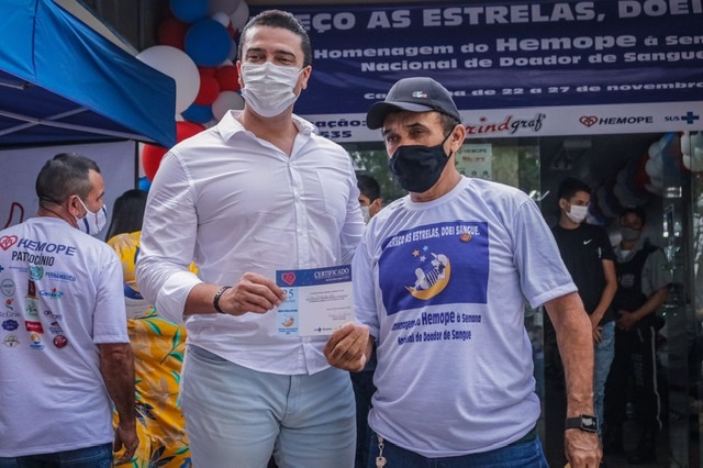 Rodrigo Pinheiro participa de homenagem do Hemope