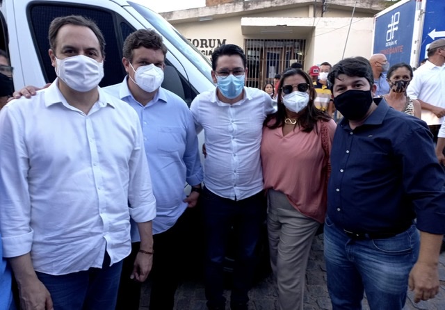 Fagner apresenta demandas da causa animal ao governador