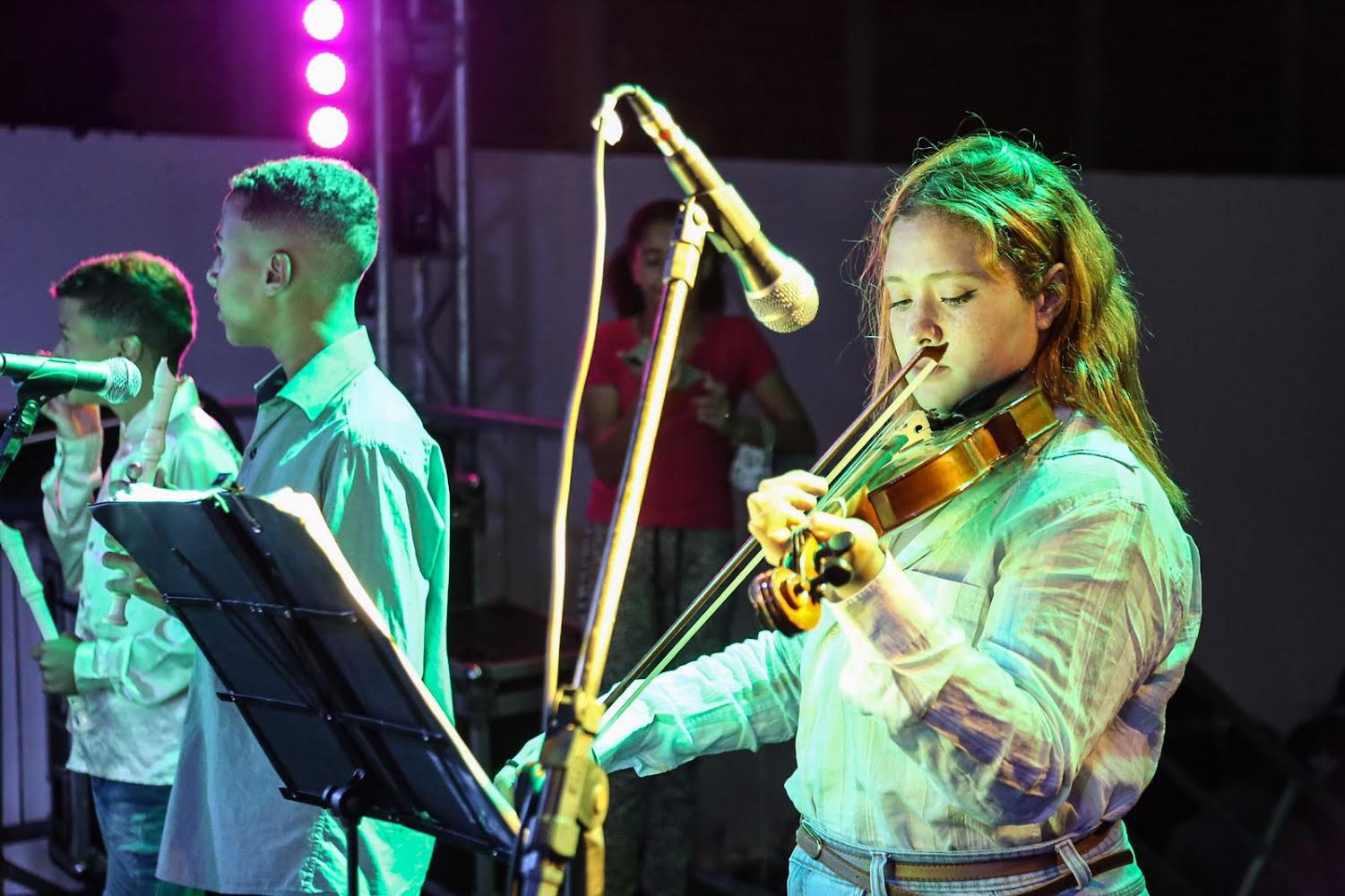 Magia do Natal contou com surpresa e emoção neste sábado