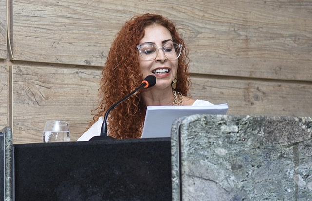 Ex-assessor de Perpétua faz acusações; vereadora nega