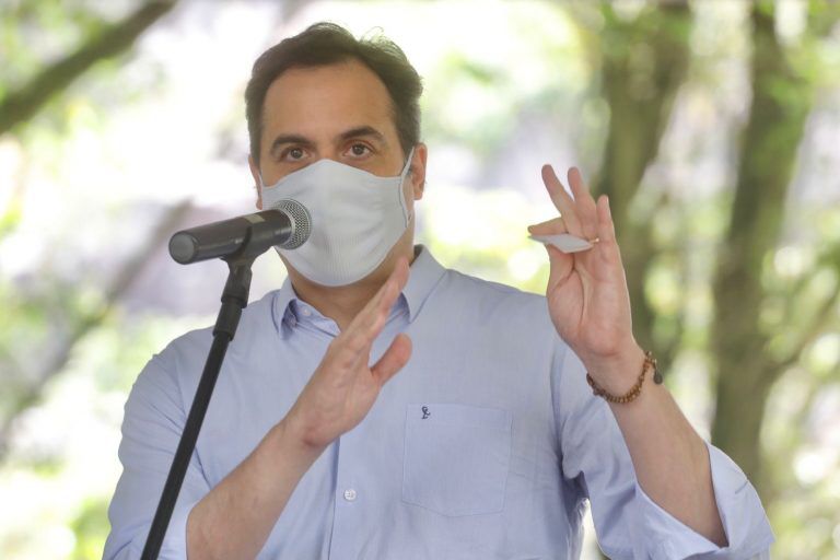 Na contramão do Governo Federal, Paulo Câmara se posiciona sobre vacinação de crianças