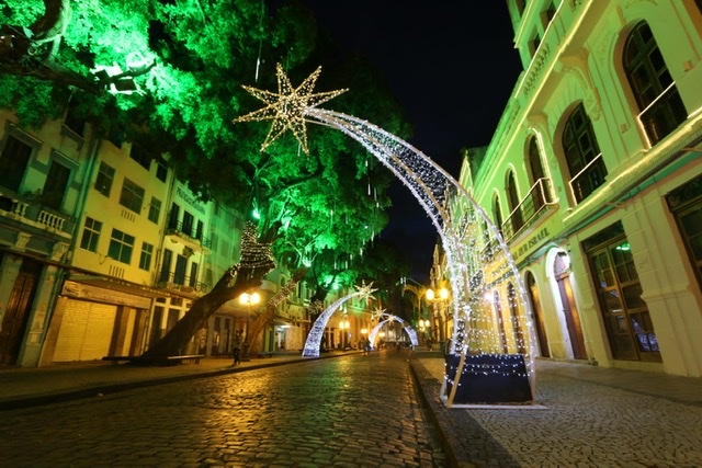 Decoração natalina é espalhada por sete pontos do Recife