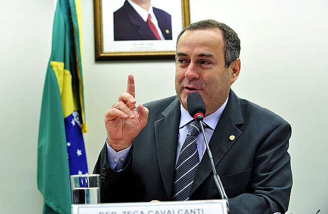 Zeca Cavalcanti lança pré-candidatura a deputado estadual