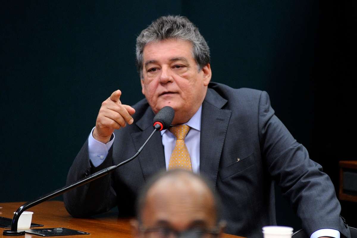 Silvio Costa escreve mensagem após cirurgia de urgência