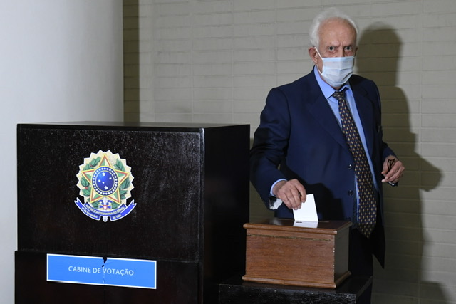 Jarbas comemora vitória de Anastasia