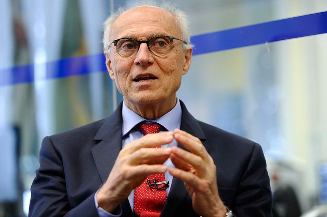 Suplicy testa positivo para a Covid-19