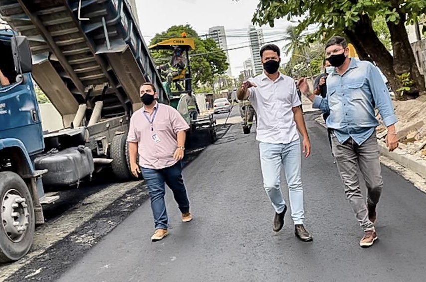 Anderson Ferreira vistoria obra de novo corredor de veículos