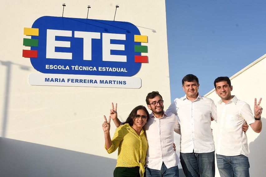 Da Fonte e Claudiano visitam construção de ETE em Itaíba