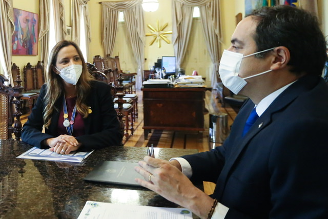 Paulo autoriza licitação para implantação de usina solar 