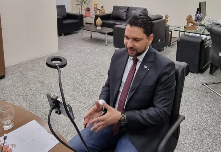 Alberes contesta veto de Bolsonaro à renegociação de dívidas dos MEIs e pequenas empresas