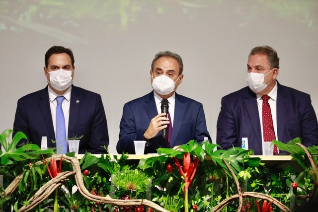 Paulo Câmara prestigia posse do novo presidente do TCE-PE