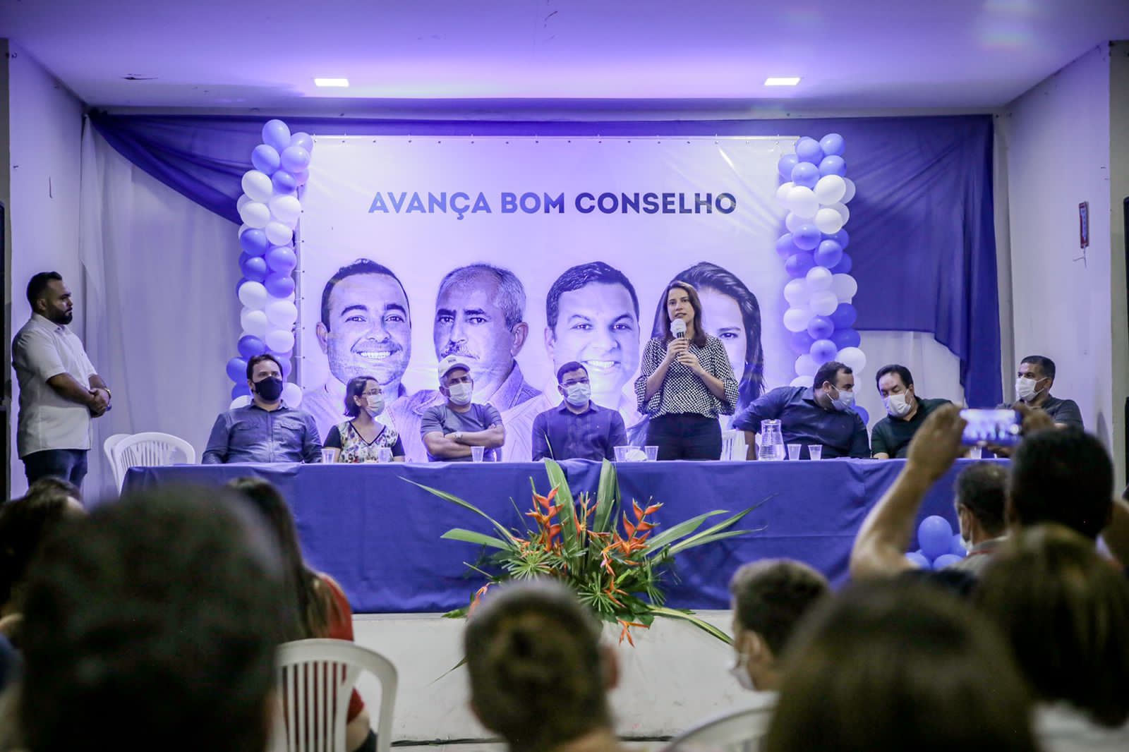 Raquel se reúne com grupo da oposição em Bom Conselho