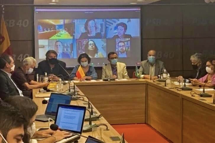 PT, PSB, PCdoB e PV acertam detalhes da federação