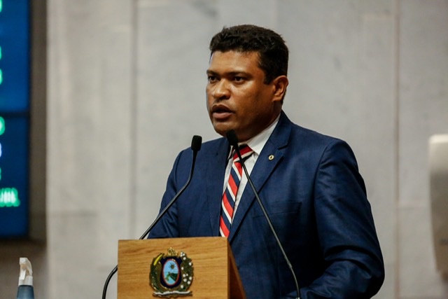 Joel da Harpa quer supervisão militar educacional nas escolas