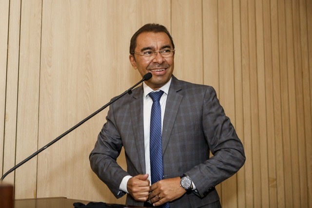 Pesquisa aponta prefeito de Toritama com 83% de aprovação