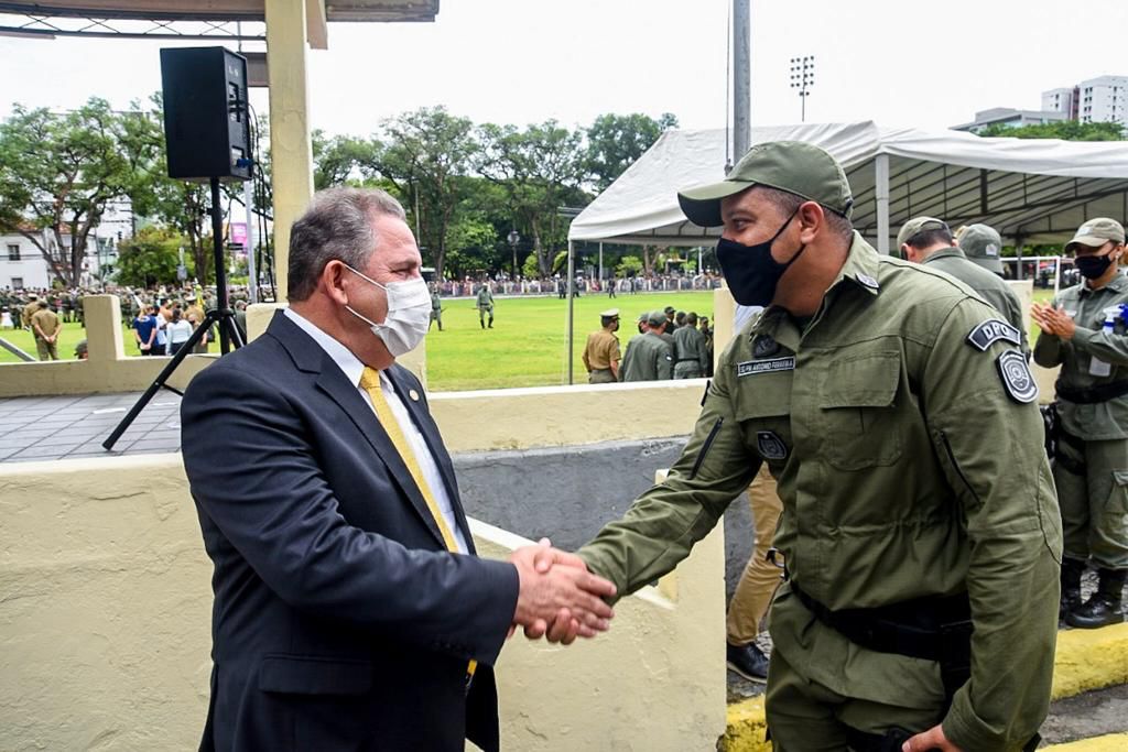 Eriberto demonstra confiança nos novos soldados da PMPE