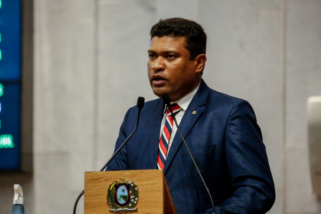 Joel da Harpa defende linha de crédito para vítimas das enchentes