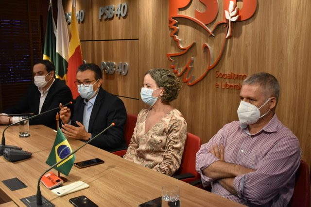 Presidente nacional do PSB volta a cobrar reciprocidade do PT