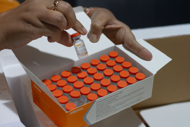 Pernambuco recebe primeiro lote de CoronaVac para crianças