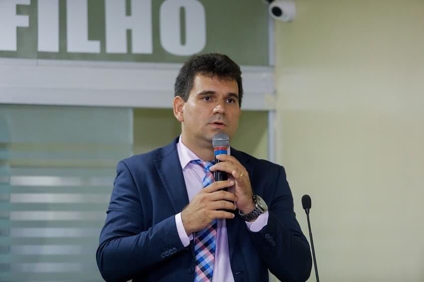 Prefeito de Paudalho é alvo em operação que investiga fraude em licitações e lavagem de dinheiro