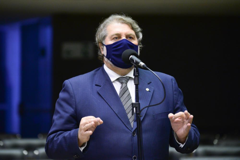 PCdoB vai defender volta do auxílio emergencial de R$ 600