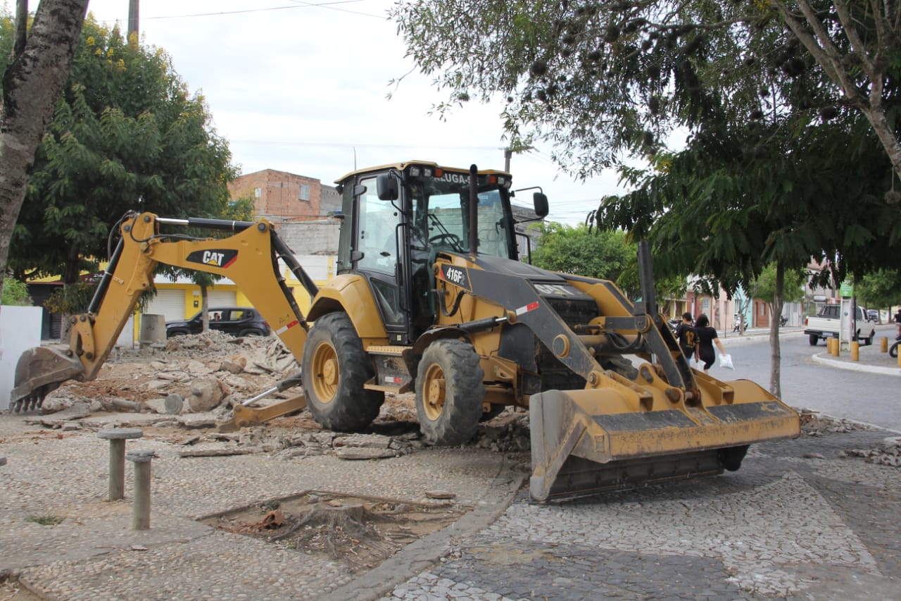 Prefeitura de Belo Jardim inicia reforma da Praça de Eventos