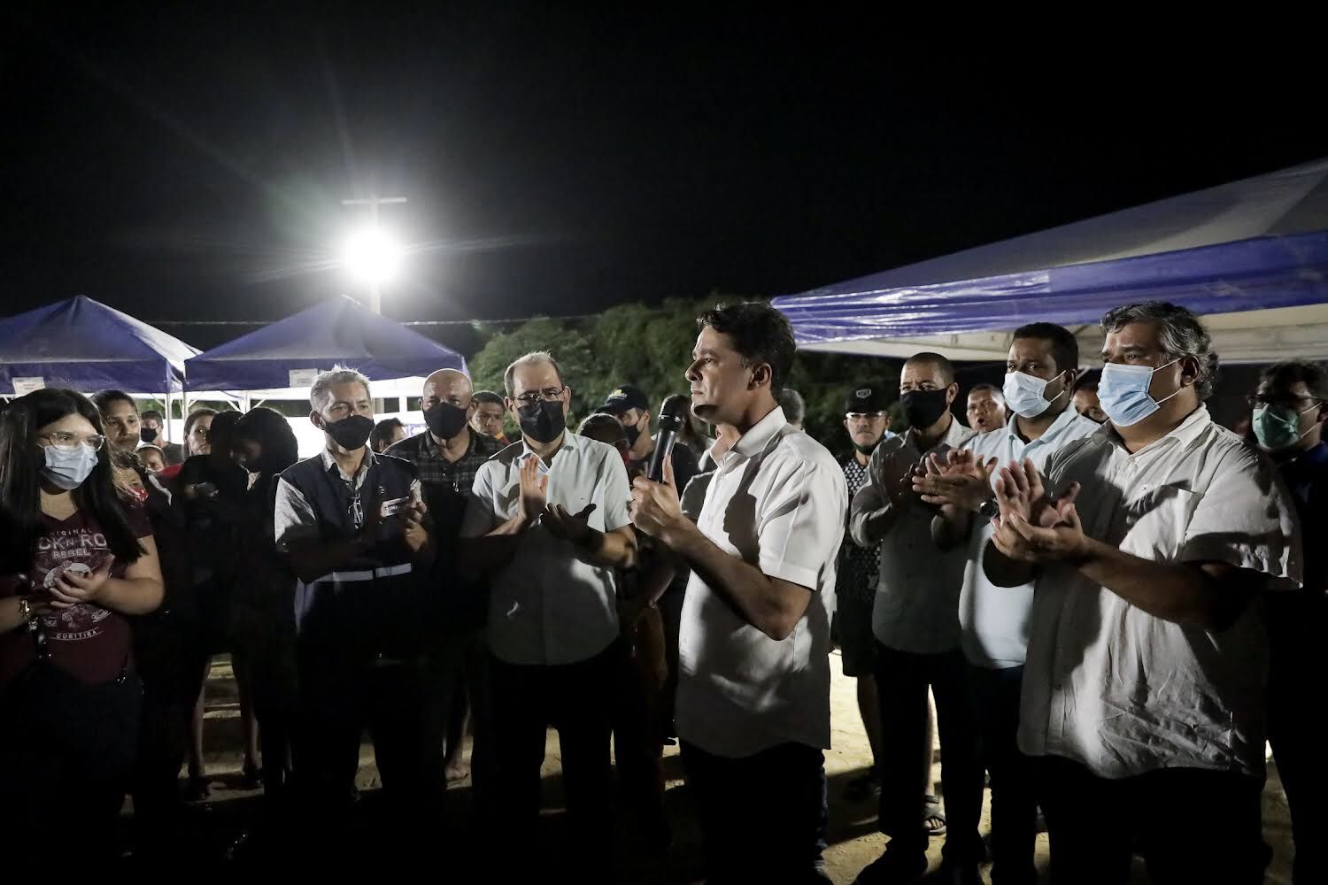Anderson Ferreira entrega obras no bairro de Guararapes