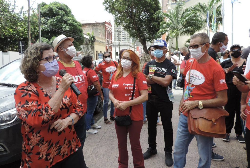 Teresa Leitão reivindica Piso do Magistério em Pernambuco 