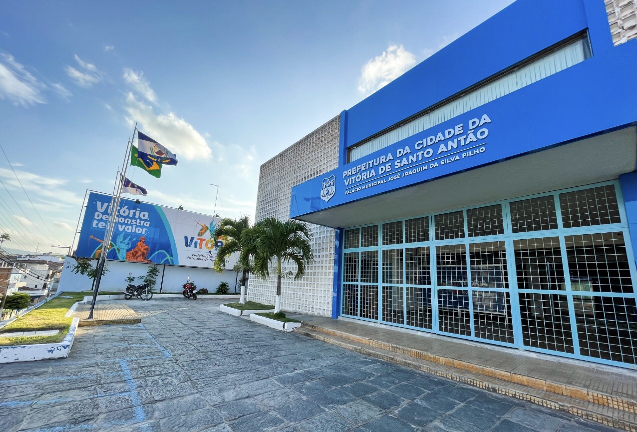 Vitória cancela ponto facultativo e proíbe aglomerações 