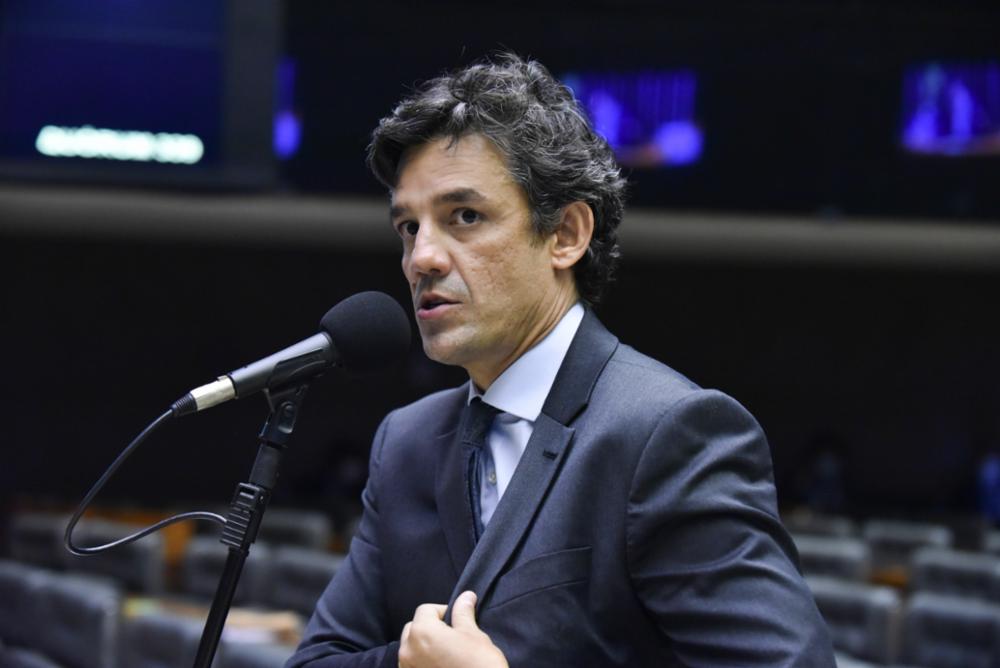 Daniel Coelho repudia invasão da Ucrânia pelos russos