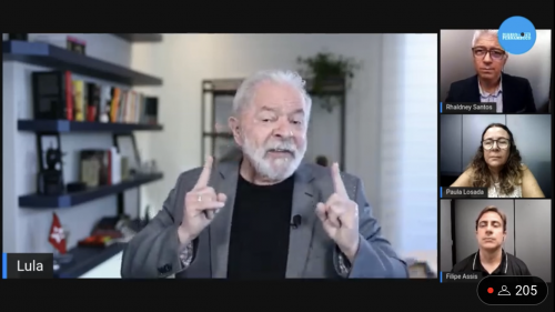 Jornalistas cobram salários atrasados em entrevista com Lula