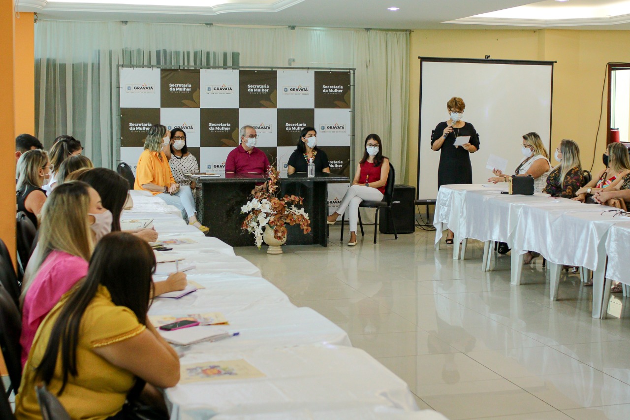 Gravatá sedia 1° encontro de gestoras do Agreste Central