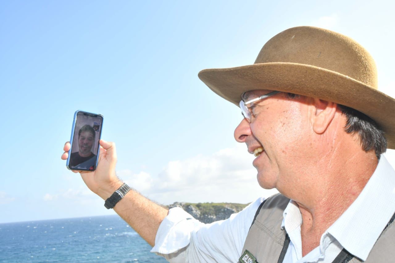 Governo Federal entrega 14 antenas de internet em Noronha