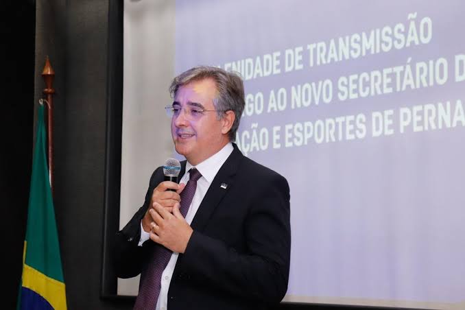 MPF pede que secretário estadual de Educação cumpra decisão judicial