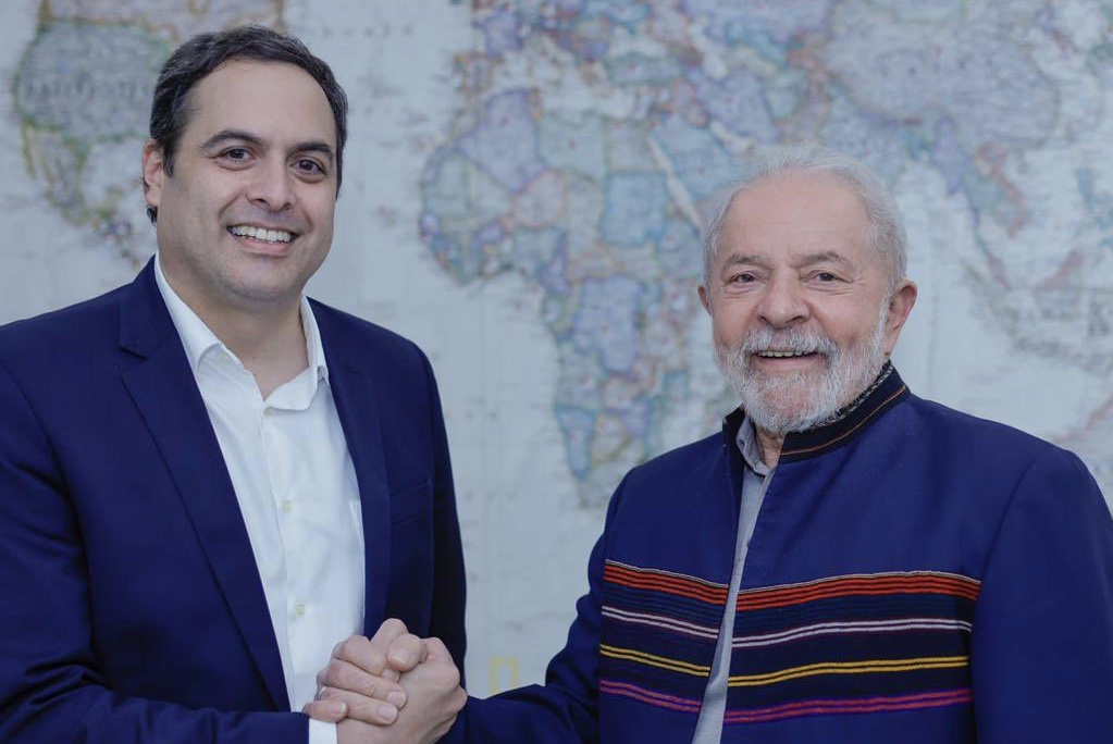 Paulo Câmara discute cenário eleitoral com Lula