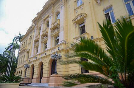 Cenário Político: oposição já não descarta três palanques