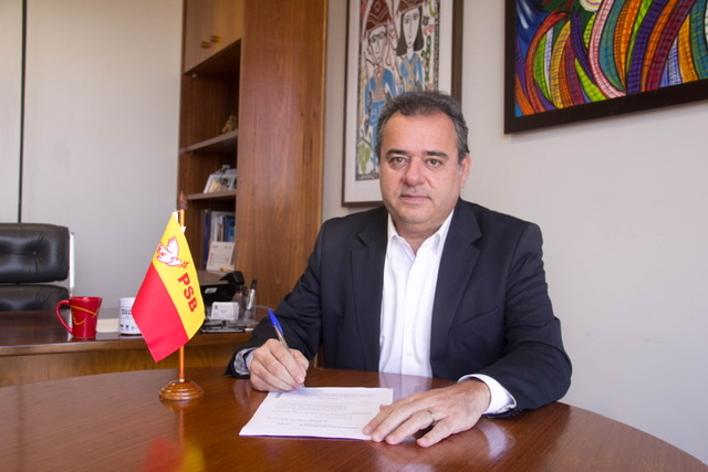 Oficialização da pré-candidatura de Danilo Cabral terá transmissão virtual