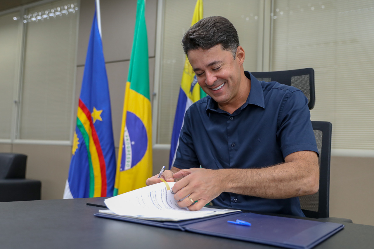 Cenário Político: Anderson pavimenta caminho para disputa