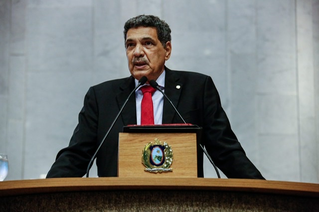 Cenário Político: mantendo as origens