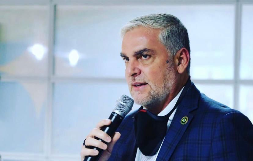 Silvio Nascimento passa bem após cirurgia para retirada de tumor