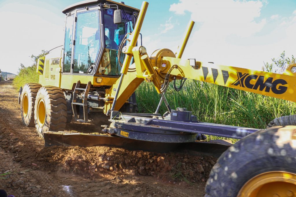 Gravatá já recuperou mais de 300 km de estradas da zona rural