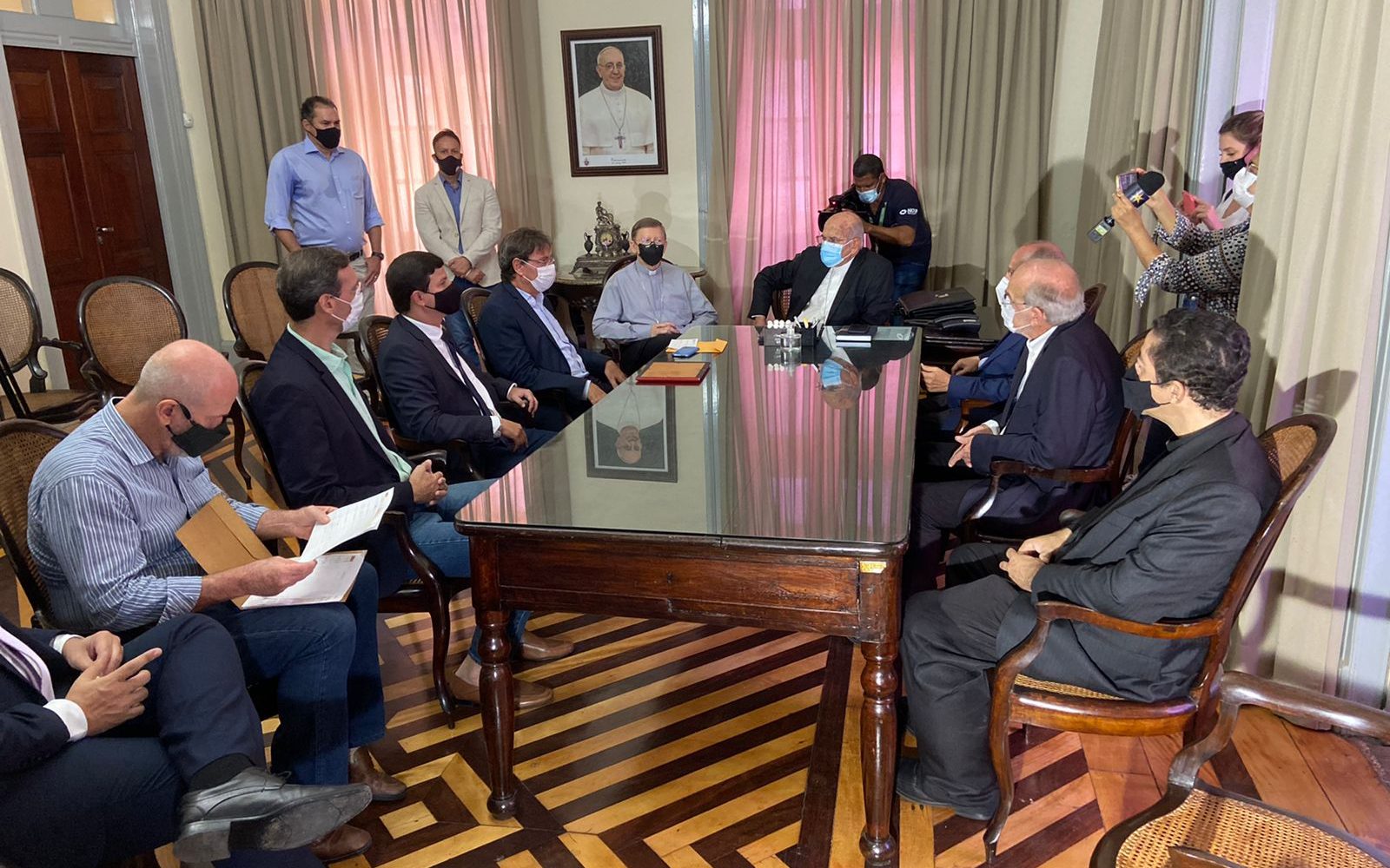 Gilson Machado se reúne com arcebispo de Recife e Olinda